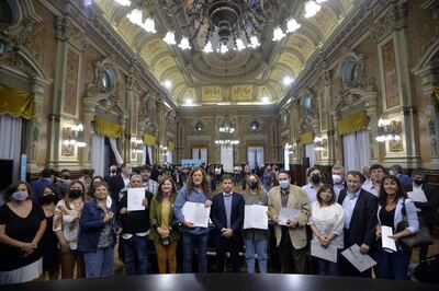 La Provincia oficializó la extensión de licencias por maternidad y paternidad