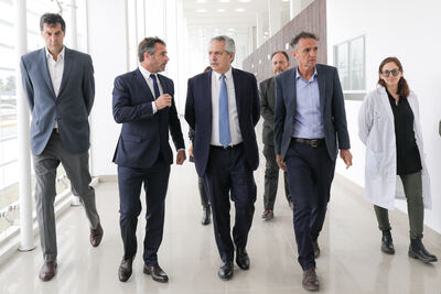 Pilar: El Presidente recorrió las obras del Hospital Central