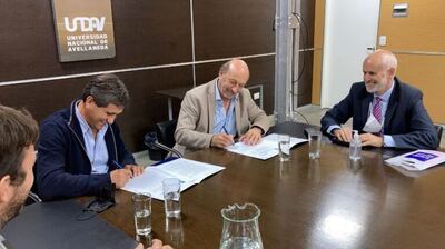 Lobería: Firman un convenio la Universidad de Avellaneda
