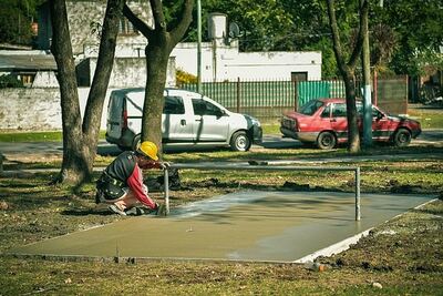 Escobar: Impulsan las obras de puesta en valor en la plaza Sarmiento y el Cementerio de Garín