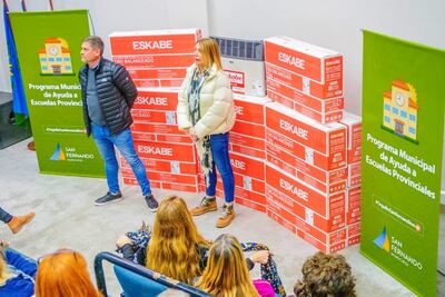 San Fernando: Entregan 200 estufas a escuelas del municipio