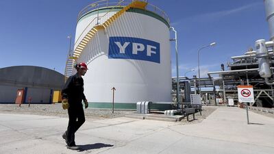 Capacitan a trabajadores de YPF en derechos laborales y seguridad social