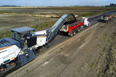Avanza la repavimentación en la Ruta Provincial N° 215