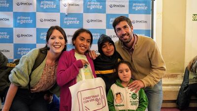 Mercedes: Entregan las primeras 1500 tables para enseñanza y aprendizaje