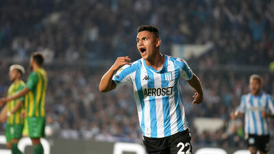 ¿Racing pierde un jugador clave? El Porto de Portugal, a la carga por Carlos Alcaraz