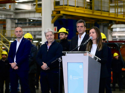 Massa y Raverta anunciaron un aumento en las Asignaciones Familiares