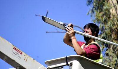 La Plata: Continúa la instalación de luces LED en las plazas de la ciudad