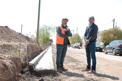 Bolívar: Marcos Pisano recorrió el avance de los 154 lotes junto a sus beneficiarios