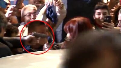 Detuvieron a un hombre que intentó disparar a Cristina Kirchner en Recoleta