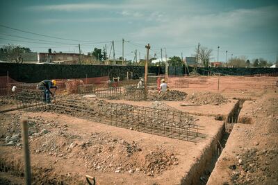 Escobar: Comenzó la construcción de dos nuevos microestadios en Matheu y Maquinista Savio