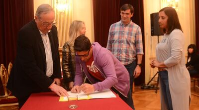Tandil: Provincia y Municipio realizaron un nuevo acto de firma de escrituras