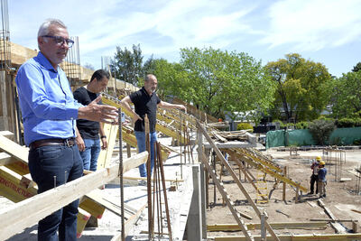 Tigre: Zamora supervisó la obra del nuevo microestadio en el Polideportivo Güemes de Benavídez
