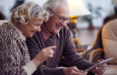 Campana: Lanzan un taller intensivo de uso de celulares para adultos mayores