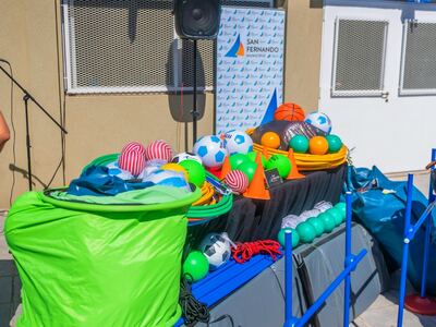San Fernando: Entregaron nuevos materiales deportivos a las Escuelas Secundarias