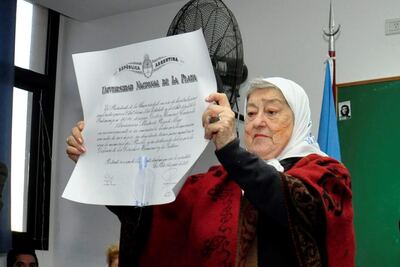 La UNLP destacó que Hebe de Bonafini fue un "pilar de lucha contra las políticas neoliberales"