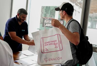 Baradero: Entregan más de 200 tablets a estudiantes del nivel secundario y terciario