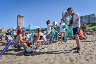 Mar del Plata: La Unidad de Promotores Ambientales entregó 26 mil bolsas verdes