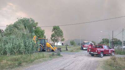 Punta Lara: La Provincia trabaja para controlar los nuevos focos de incendio