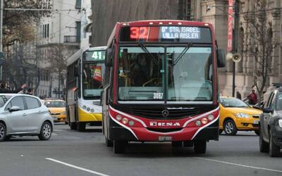 Un paro de colectivos afecta a 80 líneas del AMBA y el interior