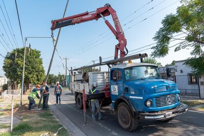San Nicolás: El municipio avanza en la colocación de nuevas luminarias LED