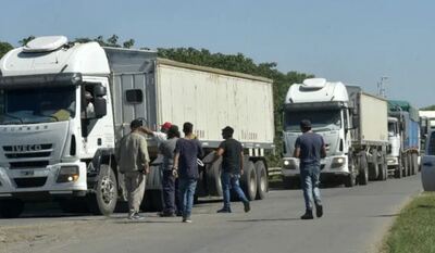 Hay paro de fleteros y protestas en San Nicolás, Bahía Blanca, Campana, Junín, Zárate, Necochea y Tres Arroyos