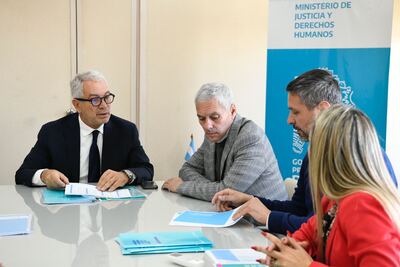 El ministerio de Justicia, Berisso y Ensenada trabajan en la reinserción laboral de personas que recuperan la libertad