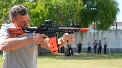 Lanús: El municipio incorpora armas no letales para Seguridad Ciudadana