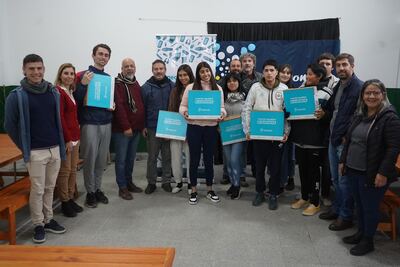 Mercedes: Se entregaron computadoras a escuelas rurales
