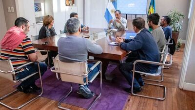 Junín: El intendente Petrecca se reunió con vecinos de Los Almendros y Villa del Parque