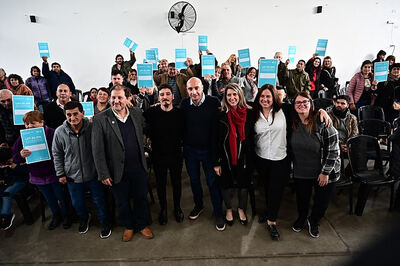 Escobar: Entregaron escrituras a 33 familias del partido