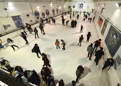 San Fernando: El municipio instaló una pista de hielo gratuita