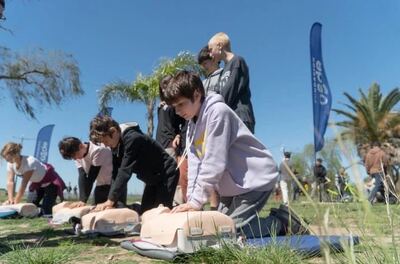 San Isidro: Más de 120 estudiantes limpiaron la costa para generar conciencia ambiental