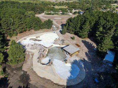San Cayetano: Avanza la construcción del complejo recreativo en el balneario
