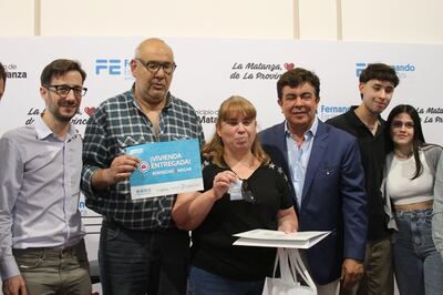 La Matanza: La provincia entregó viviendas en González Catán