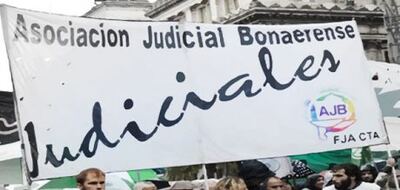 Los judiciales bonaerenses aceptaron el aumento salarial del 25 por ciento
