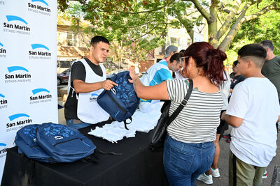 San Martín: Entregaron kits escolares a los chicos que empezaron 1° grado