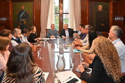 La Plata: Alak y Larroque trabajan para planificar la reconversión de la venta en la vía pública