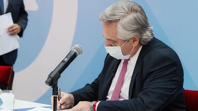 Fernández promulgó la reforma de Ganancias: “Estamos resolviendo el poder adquisitivo de más de un millón de trabajadores”