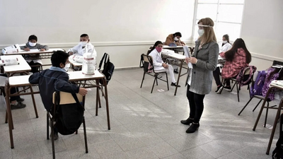 Hoy abren las escuelas en CABA y ya anuncian paros