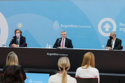 Fernández aseguró que no se “rompió” el vínculo con Pfizer: “Seguimos negociando hasta hoy”