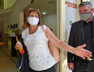 Bullrich afirmó que el Gobierno quiere mostrar el arribo de vacunas como “un gesto heroico” tras haber hecho “todo mal”
