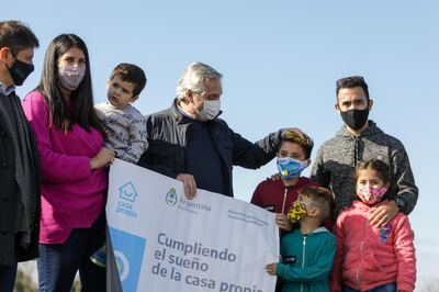 Anunciaron una inversión por 77.200 millones de pesos en obras para urbanizar lotes y créditos para vivienda propia
