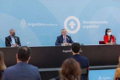 Construcción y entrega de viviendas para mayores de 60 años en complejos especiales