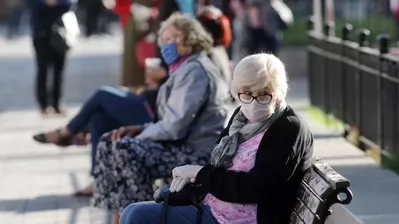 Cómo acceden las mujeres a la jubilación por tareas de crianza