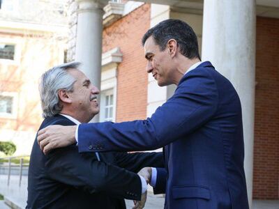 Tras la llegada de 400 mil dosis: Alberto Fernández y Pedro Sánchez destacaron la “hermandad” de Argentina y España