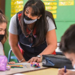 Dejó de ser obligatorio el uso de barbijo al aire libre en las escuelas de Provincia