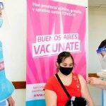 Desde el gobierno bonaerense instan a la población a vacunarse con la segunda dosis