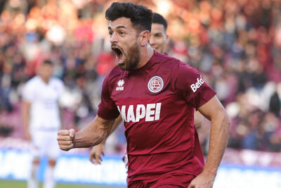 Lautaro Acosta no fue citado para el próximo partido de Lanús después de ser denunciado por violencia de género