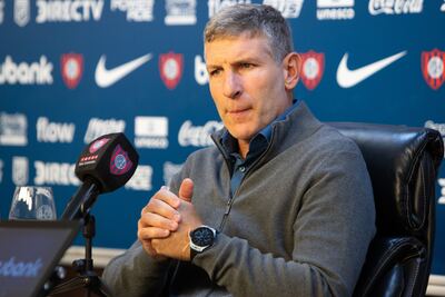 El presidente de Platense confirmó que Martín Palermo no estará en la despedida de Riquelme