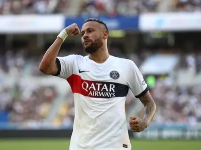 Neymar volvió a las canchas: marcó dos golazos y dio una asistencia